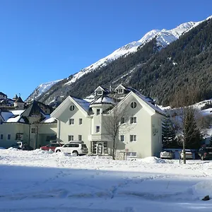 https://apart-maximilian.ischgl-hotels.net