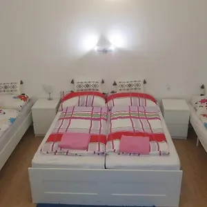 Apartment Heine, Vienna